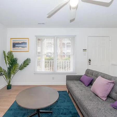 Bright Durham 1Br With Parking Appartamento